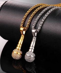 תליון שרשרת מיקרופון